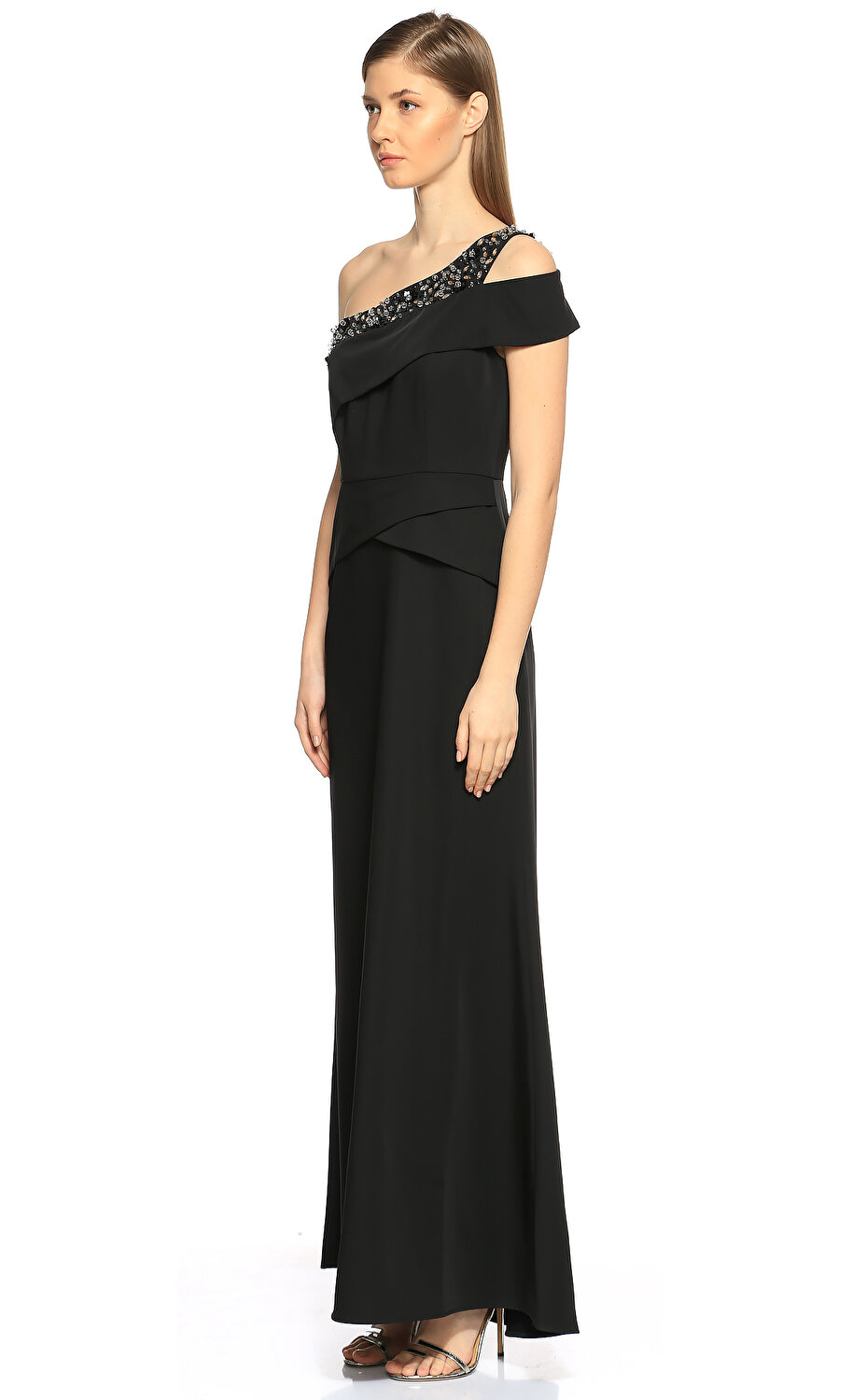 bcbg max azria islemeli tek kollu siyah gece elbisesi
